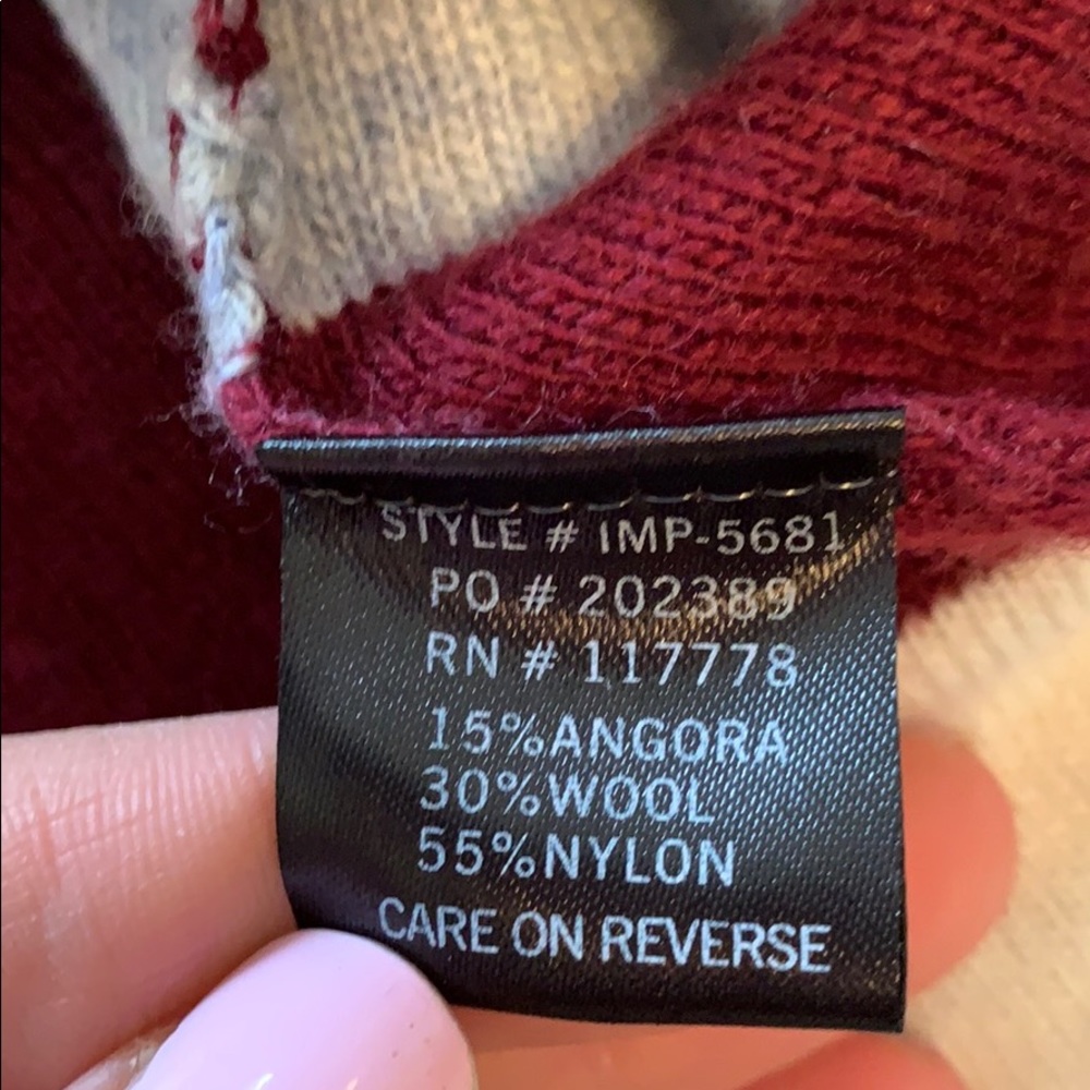 Love stitch Hooded Sweater - Picture 3 of 4